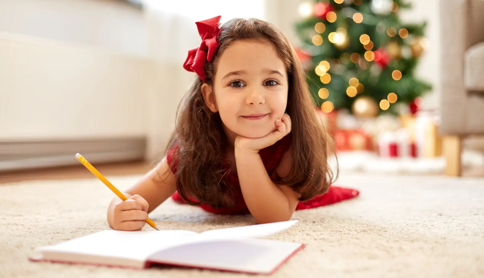 20 Screen-Free Christmas Morning Activities to Keep Kids Busy While You Cook